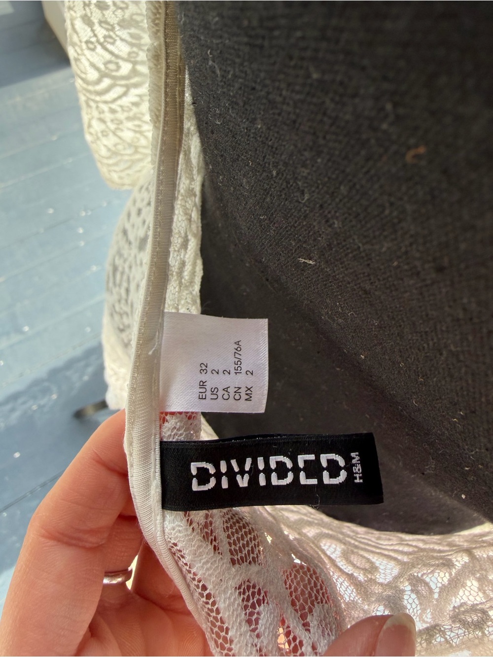 H&M White Long Sleeve Lace Maxi Dress - Picture 3 of 3